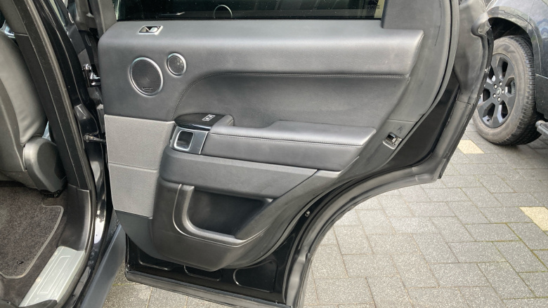 Land Rover Range Rover Sport 3.0 D300 HSE Silver 5dr Auto Diesel Estate